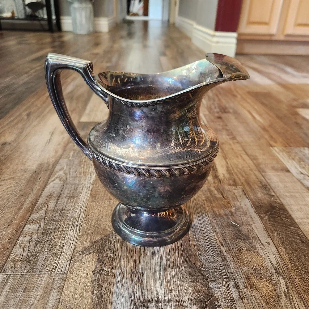 Vintage Quadruple Plate Silver Water Pitcher with Ice Guard 62755G Hallmarked 9